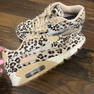 Nike sneakers Leopard Print size 8